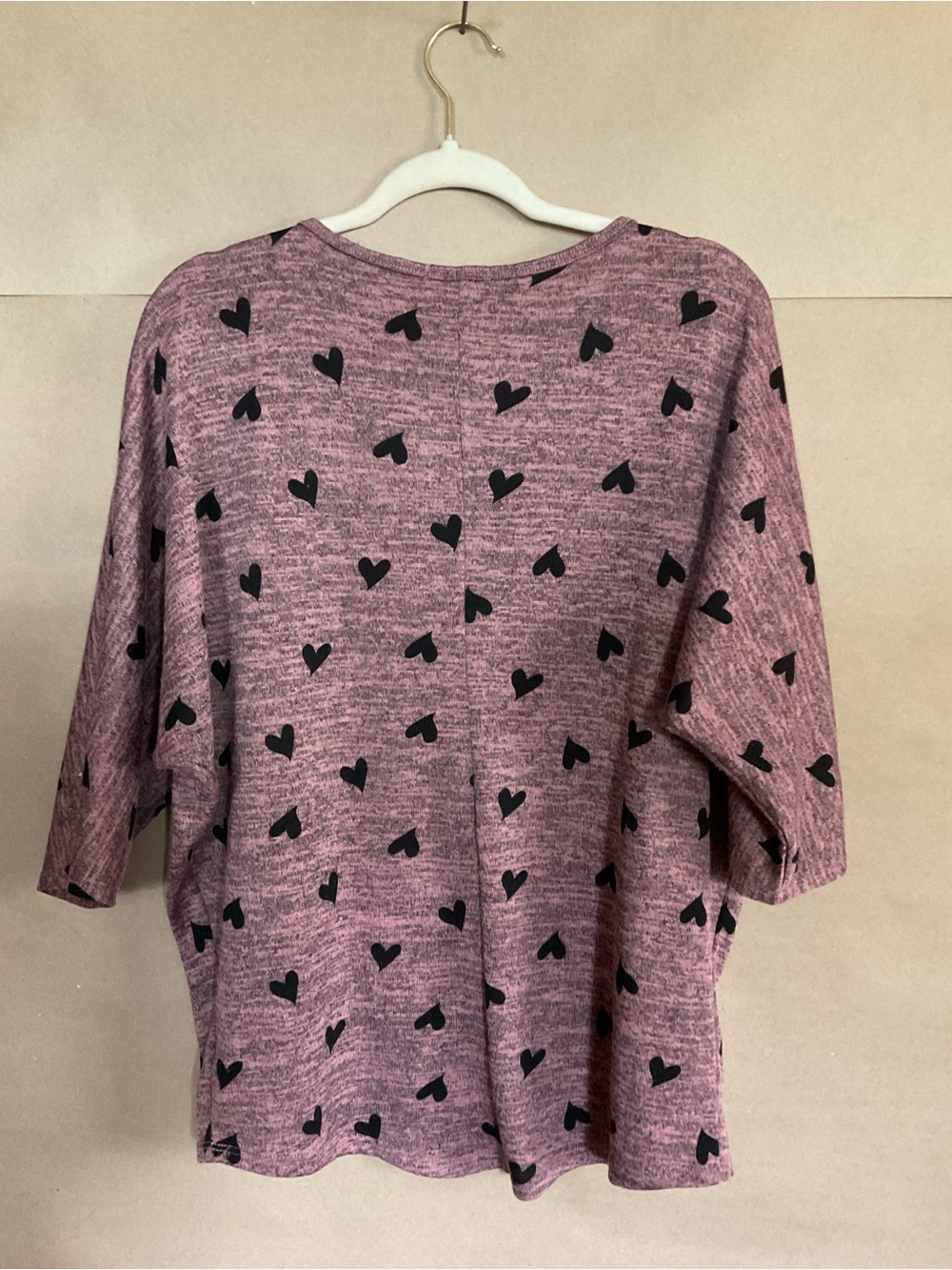 Olivia Blu top with black heart print. Size L. - Picture 6 of 9